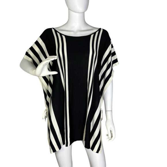 NEW Adrienne Vittadini One Size Lightweight Poncho Black White Striped - Picture 1 of 7